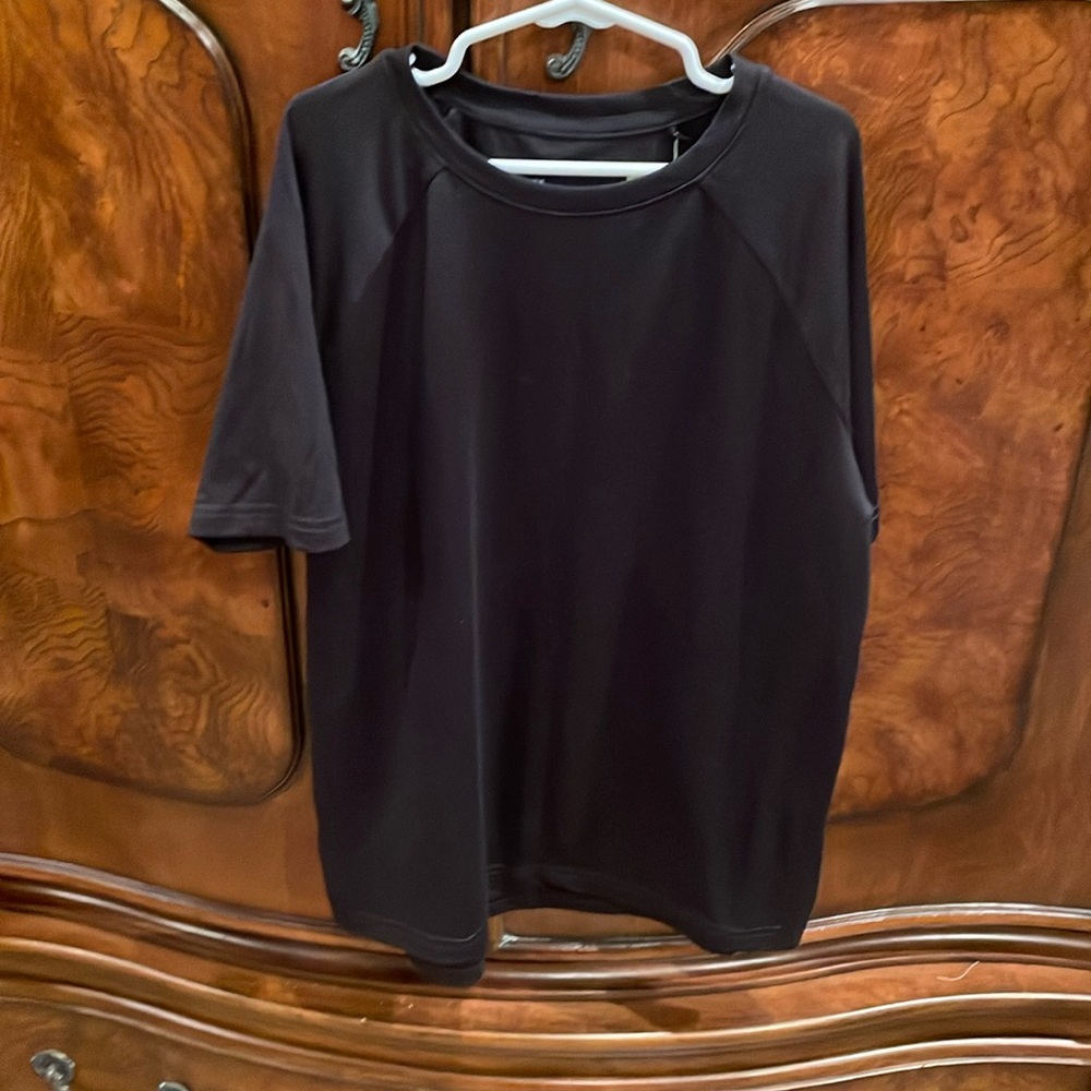 🎄NWT All In Motion Boys Large 10-12 Black Active T Shirt